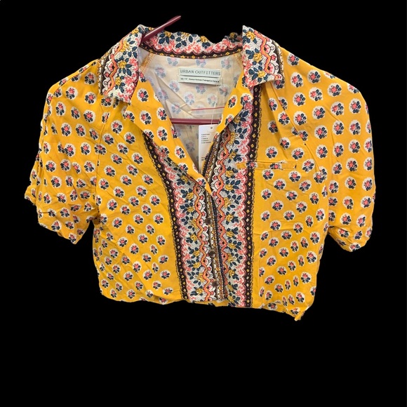Urban Outfitters short sleeve cropped button down blouse - Picture 1 of 5